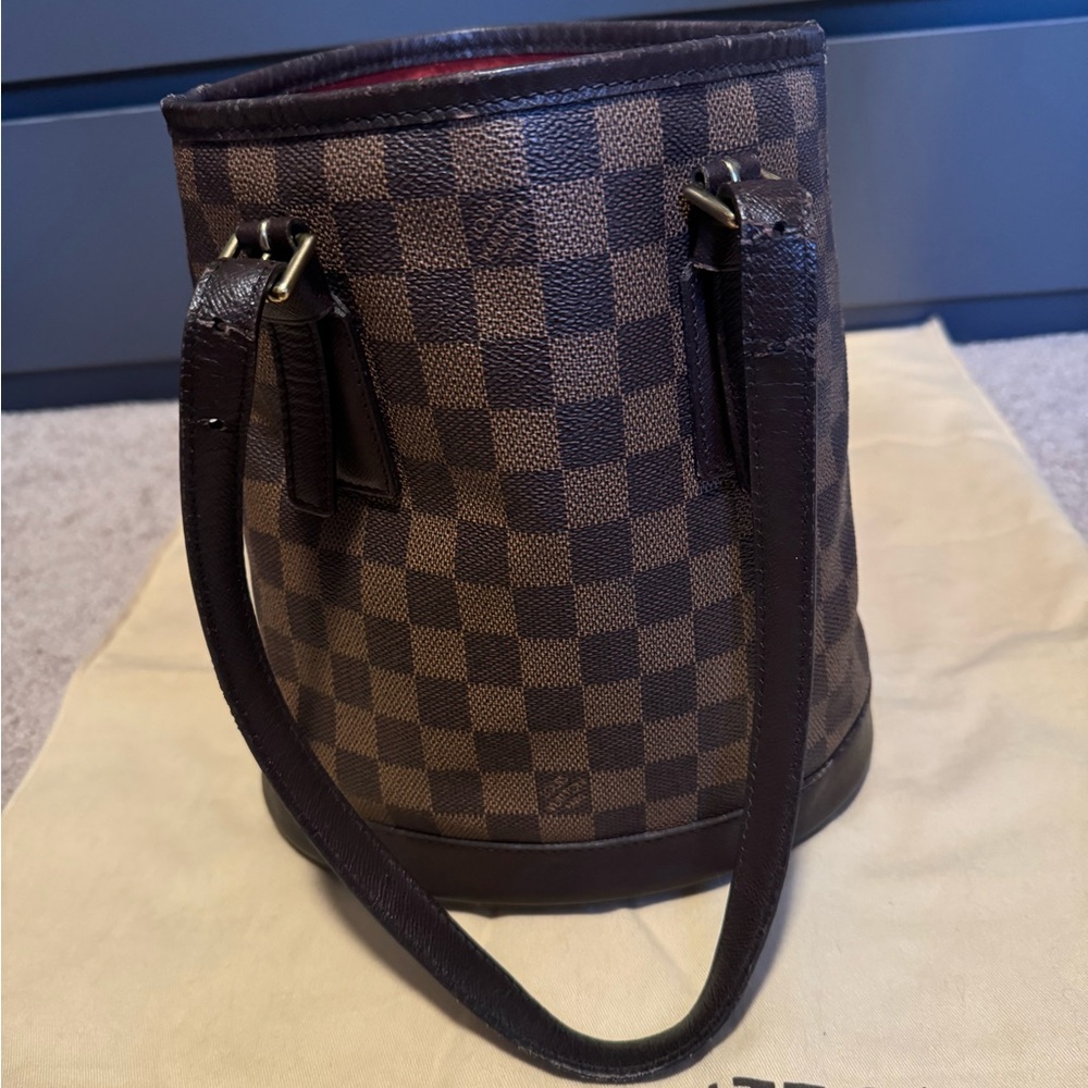 Authentic Louis Vuitton Damier bucket bag